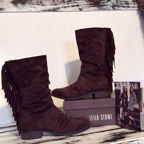 (Like New w/Box) Leila Stone Boots w/Fringe - Picture 1 of 9